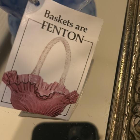 Vintage Signed 1995 Fenton glass basket in original box - Picture 8 of 10